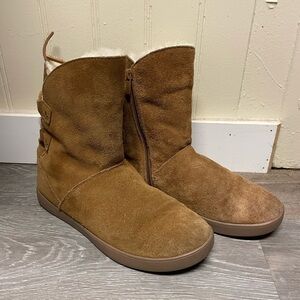 Koolaburra by UGG Shazi Suede Taupe Tan Tie Back Short Shearling Boots Size 8